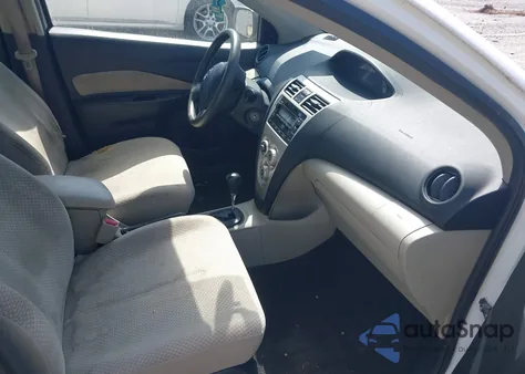 2007 Toyota Yaris z USA, uszkodzony, nr VIN JTDBT923X71048735